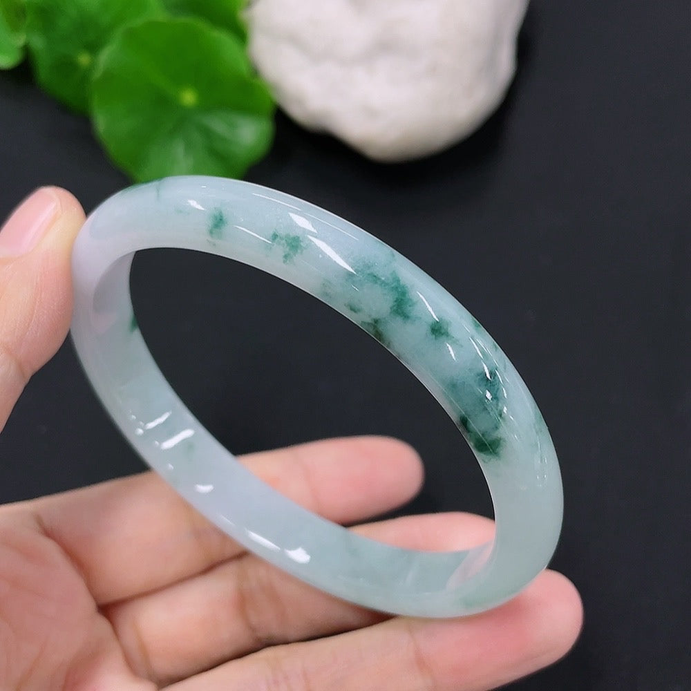 Jadeite Oval Bangle