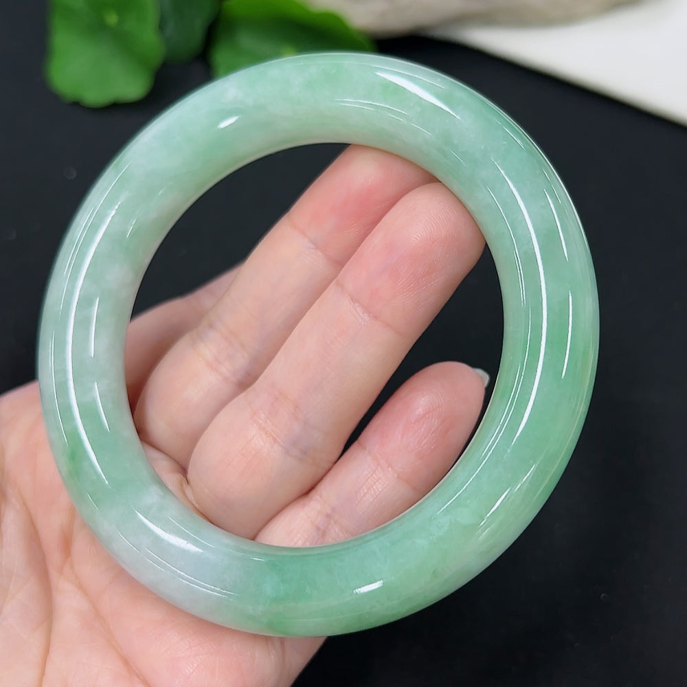 Jadeite Round Bangle