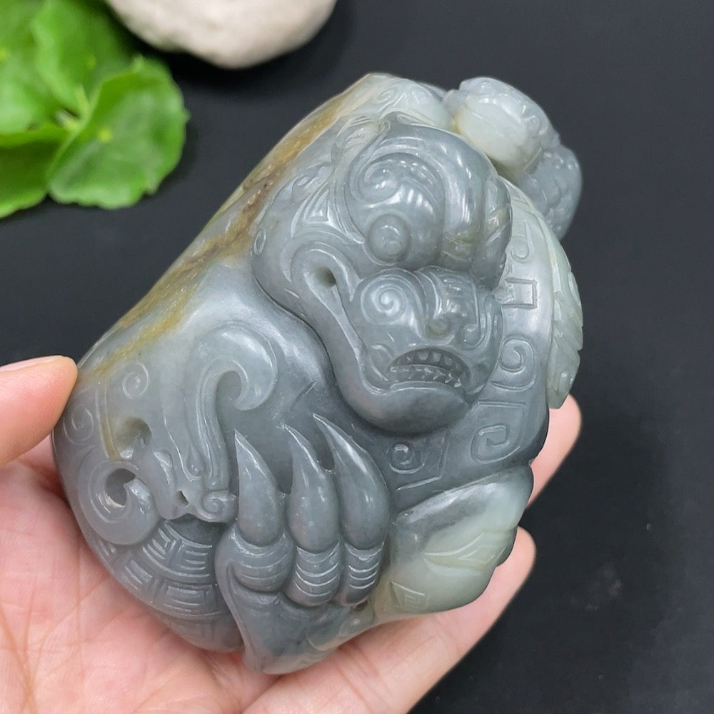 Hetian Jade Ornament Auspicious Beast Total Weight: Approx. 384.7g