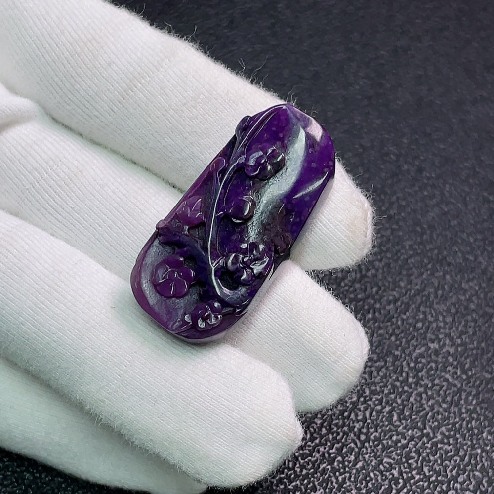 Sugilite pendant with other mineral components, purple only, total weight approximately 11.80g