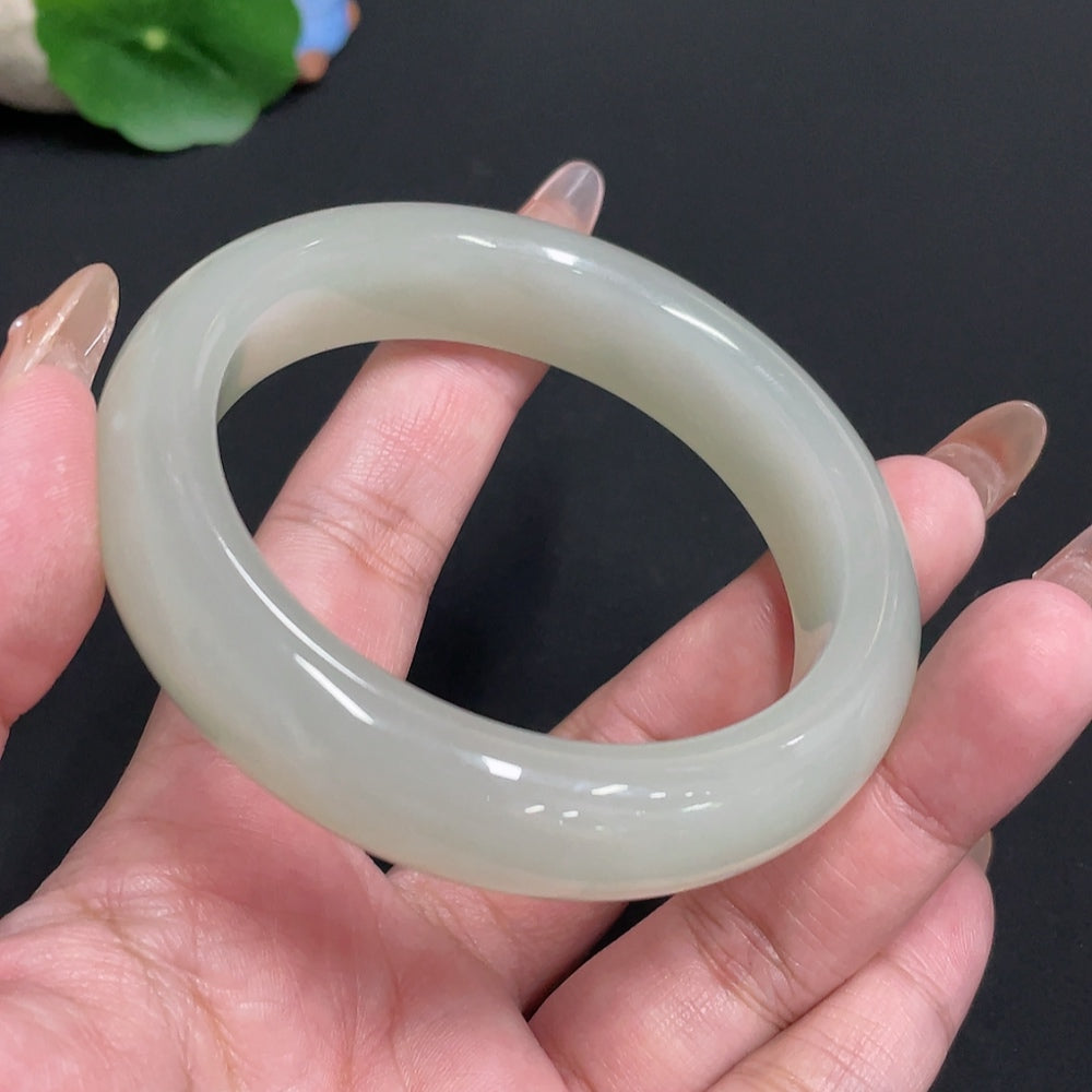 Hetian Jade Round Bracelet Size 58.2 Total Weight Approx. 75g