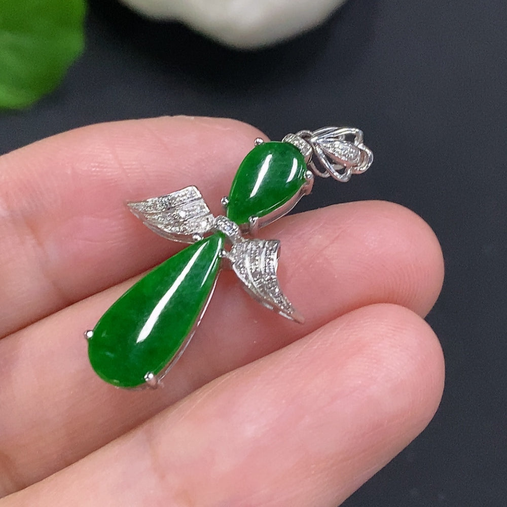 Jadeite Pendant with 18K Gold Mount Total Weight Approx. 1.9g (Accented with Diamonds)