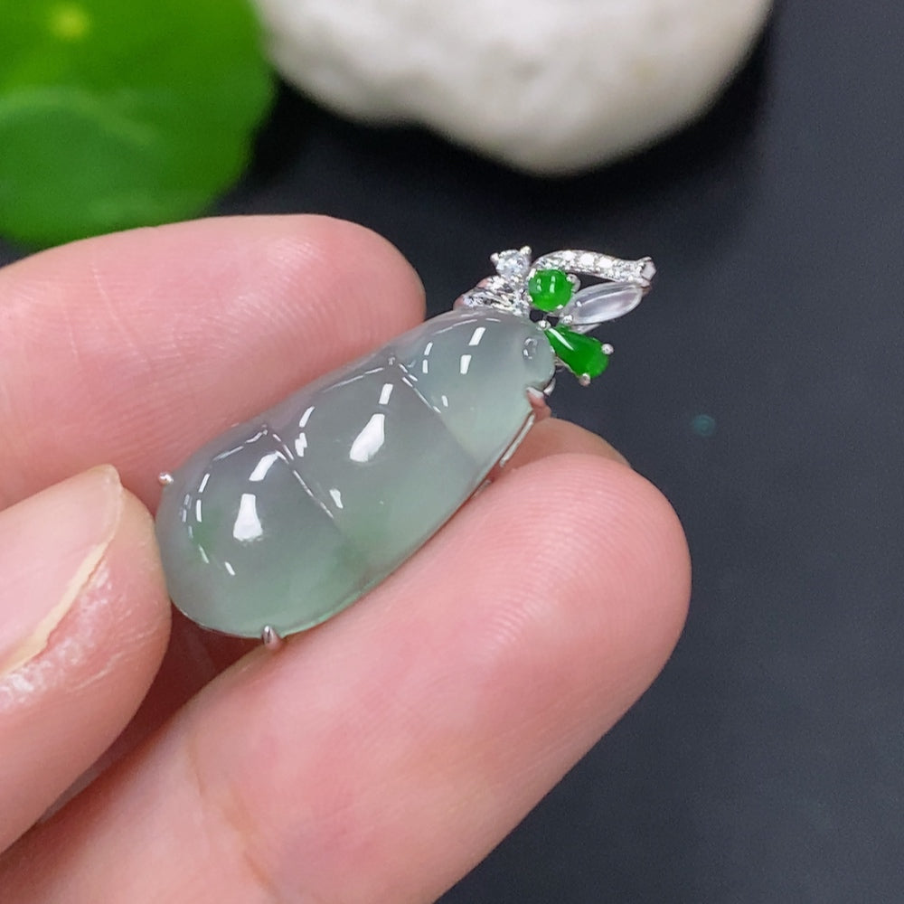 Jadeite Lucky Bean Pendant in 18K Gold (With Diamond Accents)