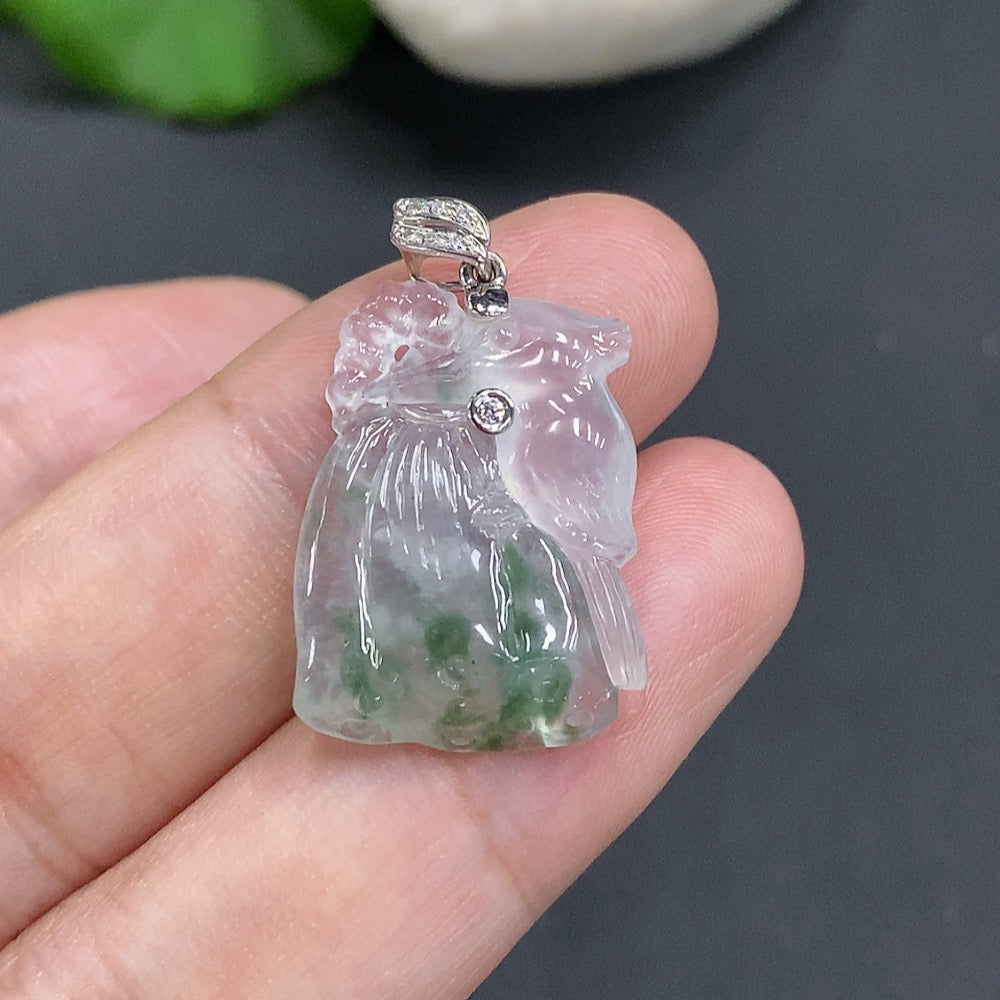 JadeiteLotus Pod Pendant with 18K Gold Clasp, Total Weight 3.027g