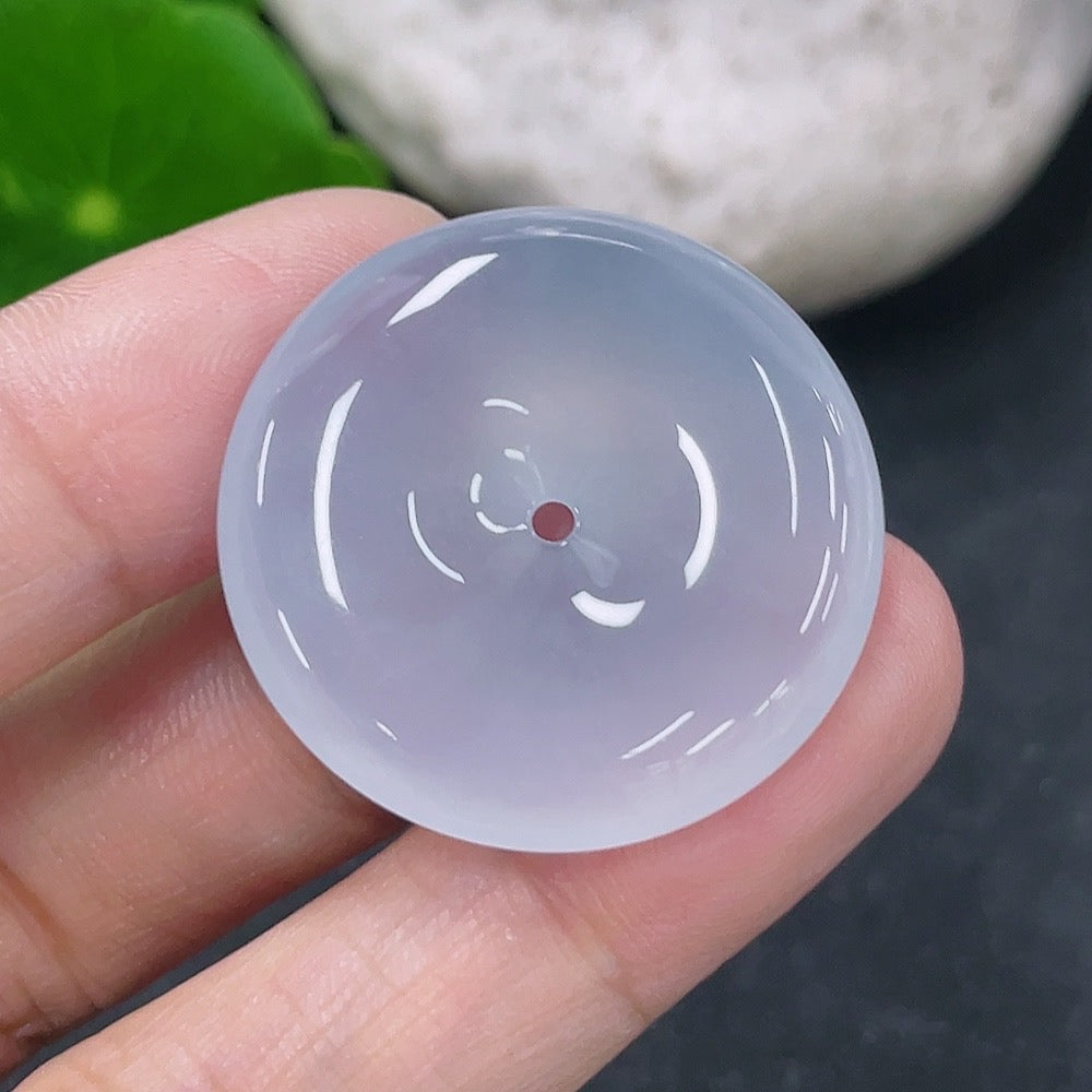 Jadeite pendant safety buckle necklace from HKHQ, showcasing a polished green jadeite pendant with safety clasp, weighing 7.67g