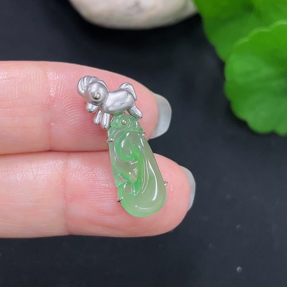 Jadeite Ruyi Inlaid Pendant 18K Gold Total Weight Approx. 2.44g