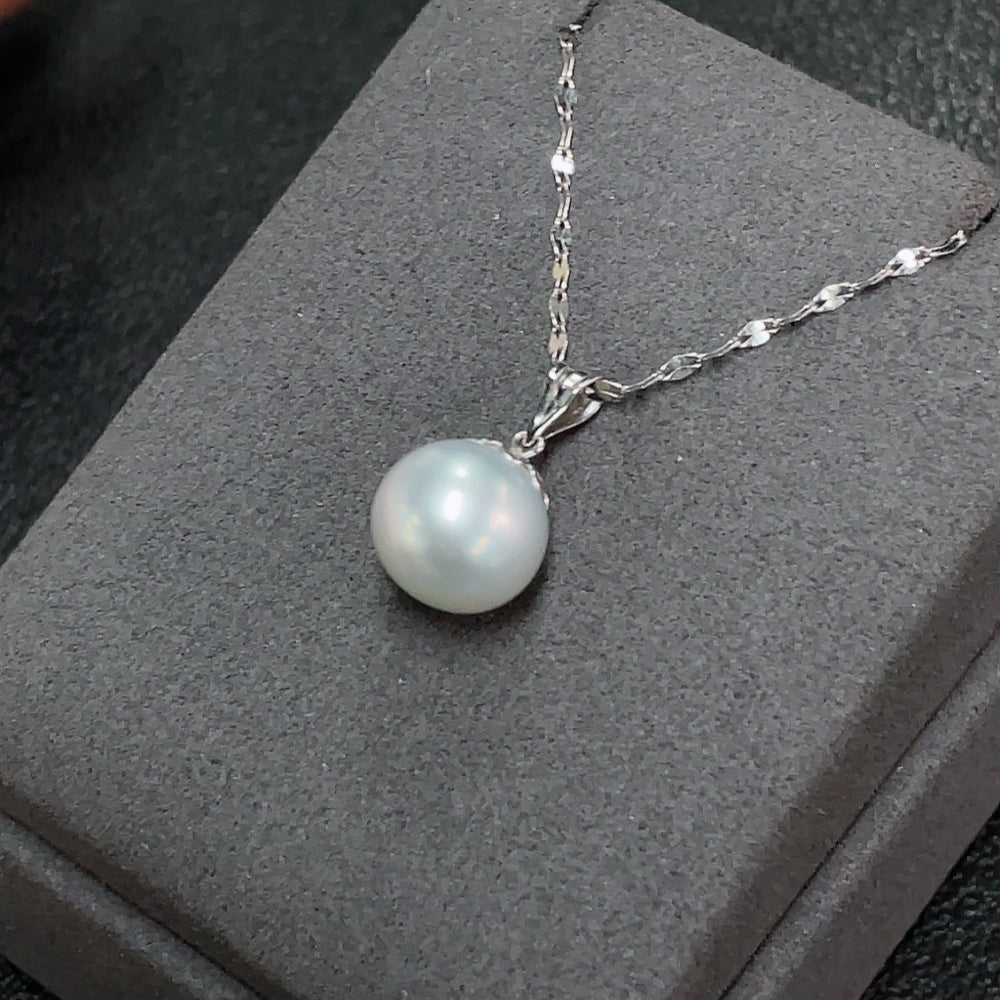 HKHQ seawater pearl necklace with 11.3mm pearls, 18k gold clasp, total weight 3.23g, elegant jewelry for sophisticated style.