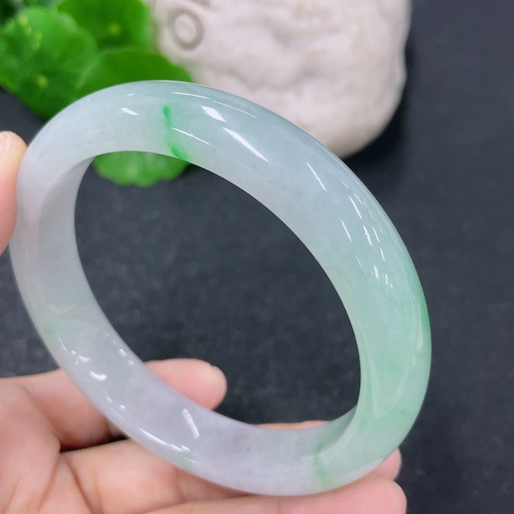 Jadeite round bracelet with a 59.3mm diameter, featuring smooth green jade stones, weighing approximately 61.31g, by HKHQ.