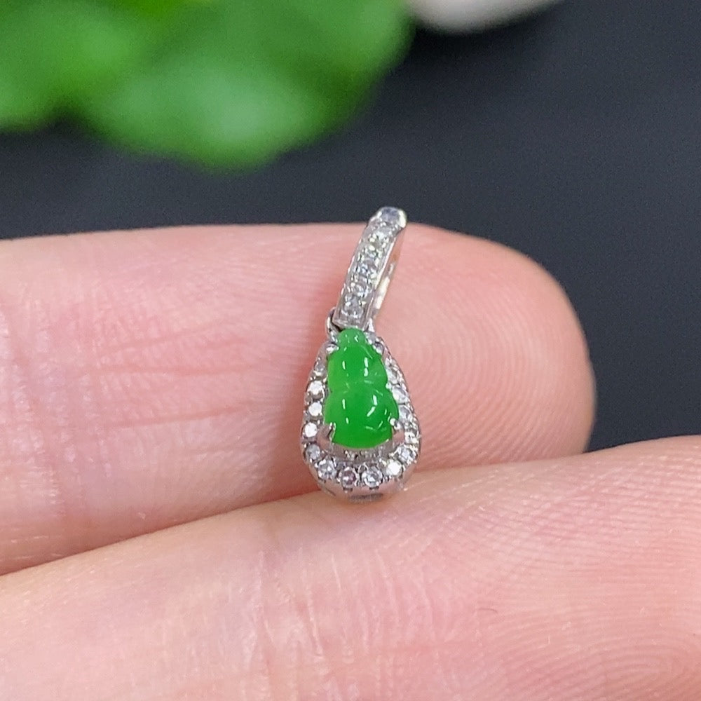 Jadeite Gourd Inlaid Pendant 18k Gold With Diamond Accents