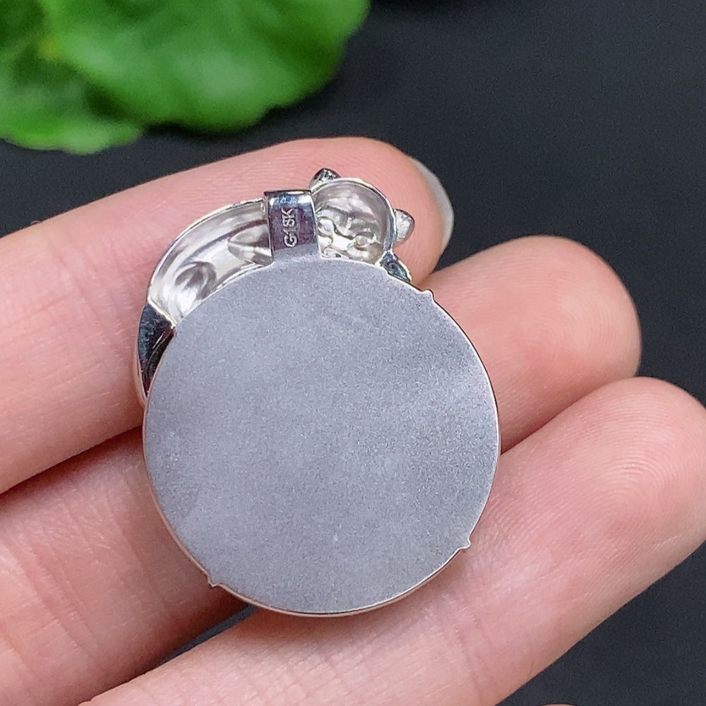 Jadeite Plain Pendant Pendant in 18K Gold Total Weight Approx. 9.1g