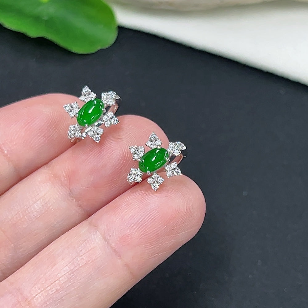 HKHQ jadeite inlaid earrings pair with 18K gold, lightweight 2.6g, featuring intricate jadeite details on elegant gold settings.