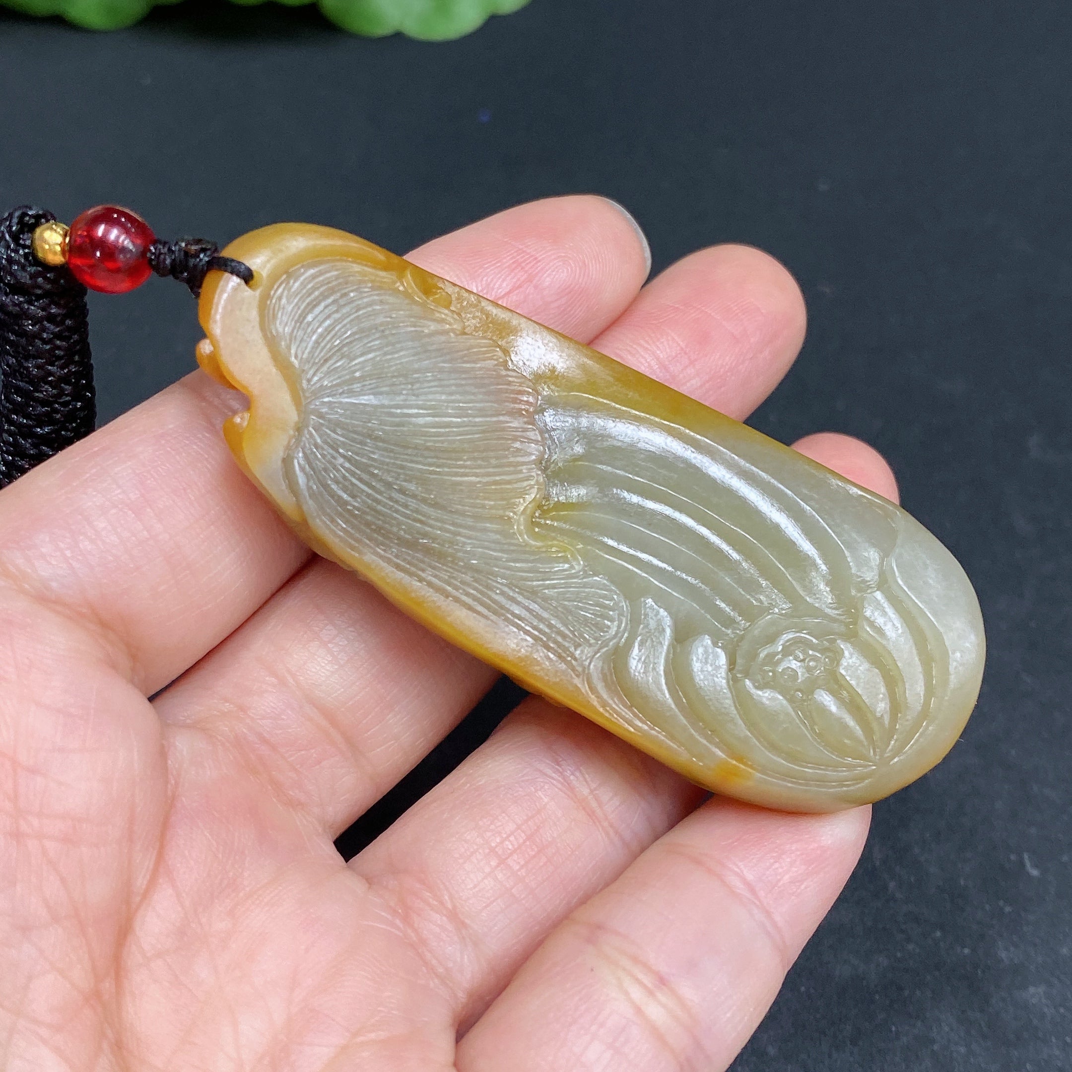 Hetian Jade Pendant Guanyin Total Weight (including rope) 32.2g Undetermined skin color cause