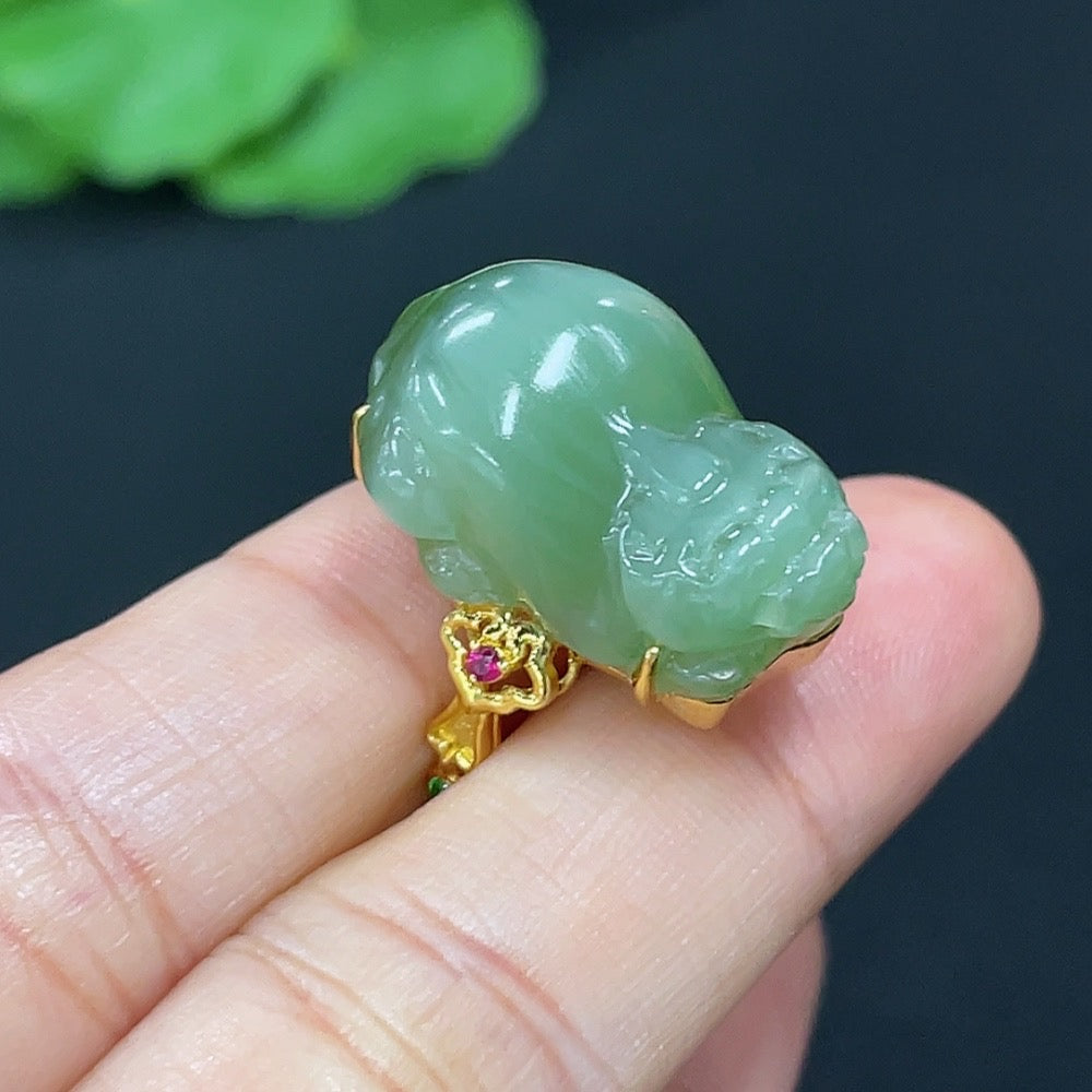 Hetian jade inlaid ring with 18k gold, size 15, HKHQ, featuring a smooth jade band and gold detailing, weighs approximately 6.2g.