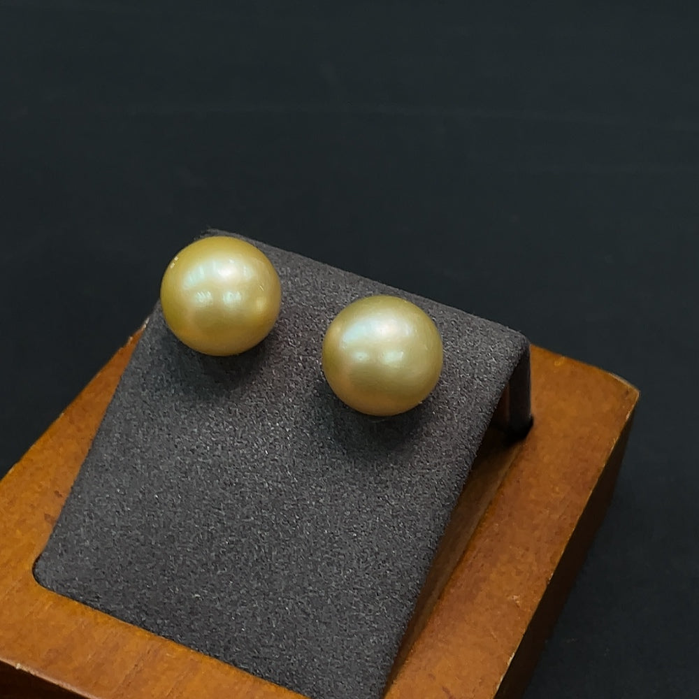 18K Gold Sea Pearl Earrings Approx. 4.56g 11.5mm