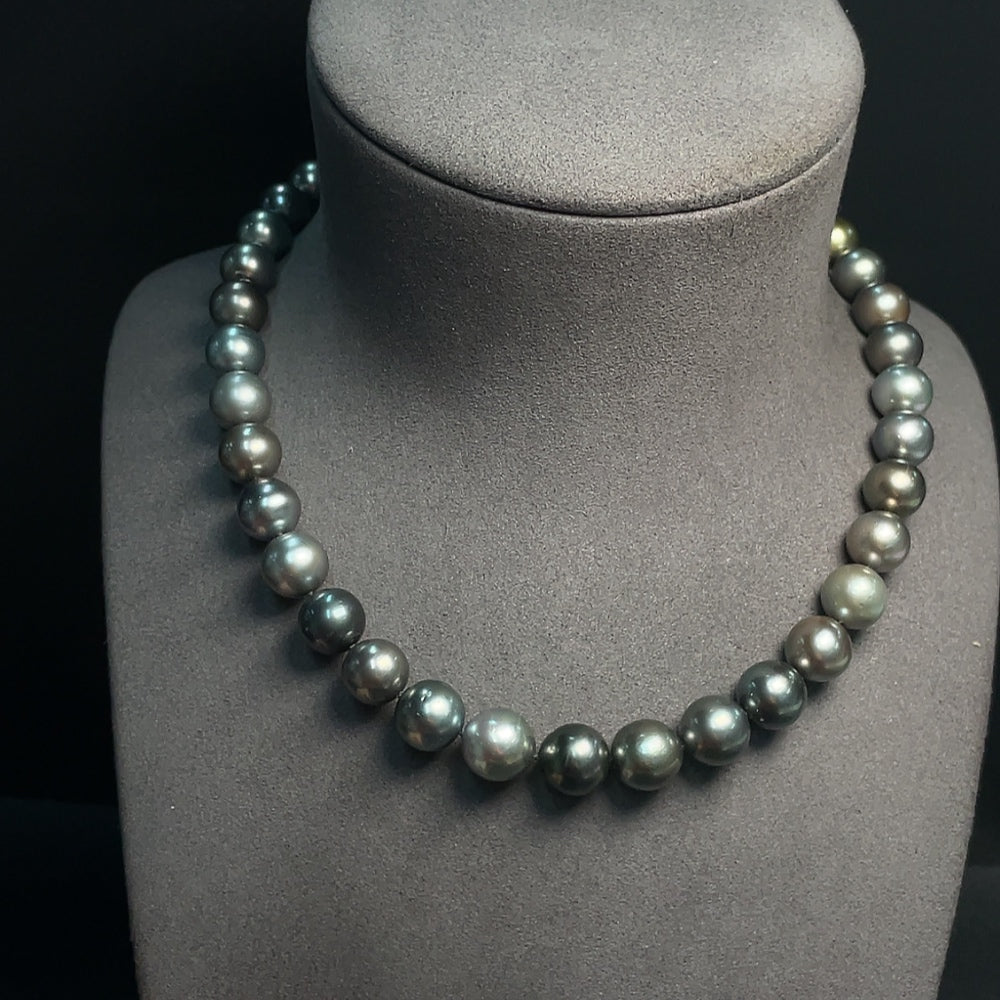 Seawater Pearl Necklace Non-Gold Total Weight Approx. 71.02g Size 9.8-11.7mm