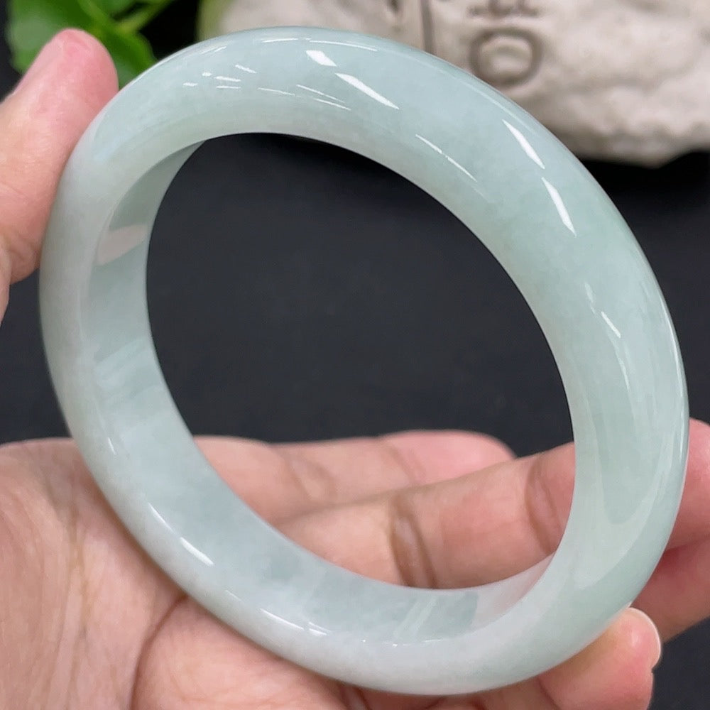 Jadeite Round Bangle, Total Weight Approx. 66.6g, Size 58