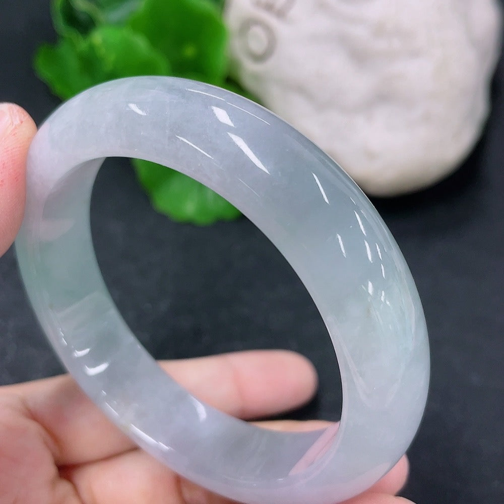 Jadeite round bracelet with 54mm diameter, crafted from green jade, weighing approximately 59.81g, by HKHQ.