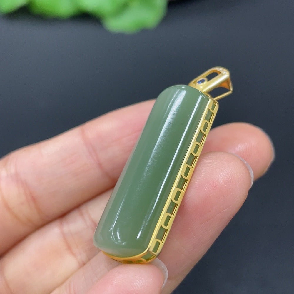 Hetian Jade Inlaid Pendant Plain Pendant Set with Diamonds (Colorless) 18k Gold Total Weight Approx. 8.2g