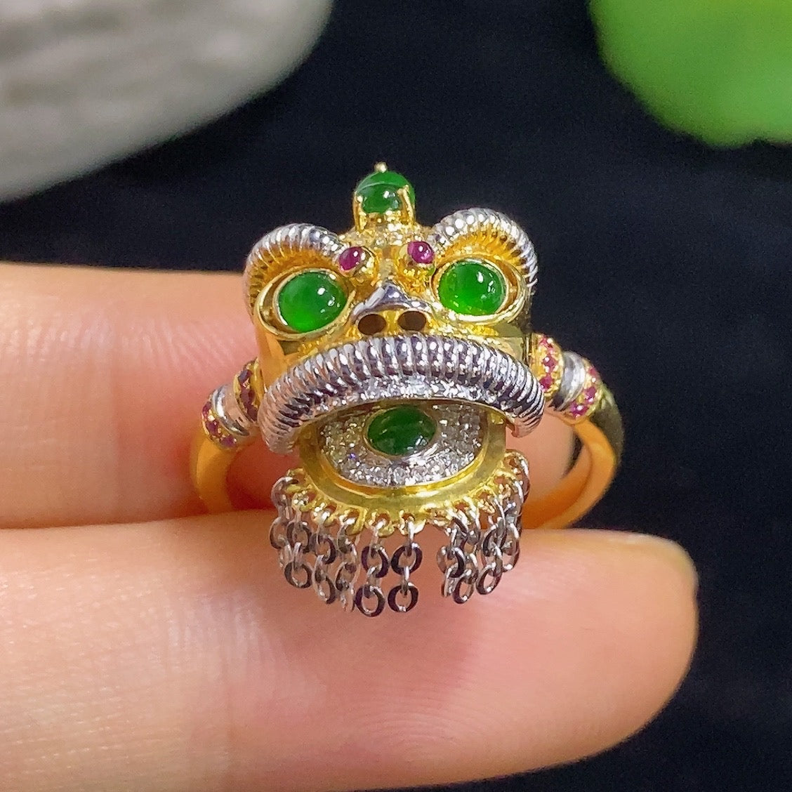 HKHQ jadeite cabochon solitaire ring in 18K gold with diamond accents, size 13, undetectable inside, elegant jewelry piece