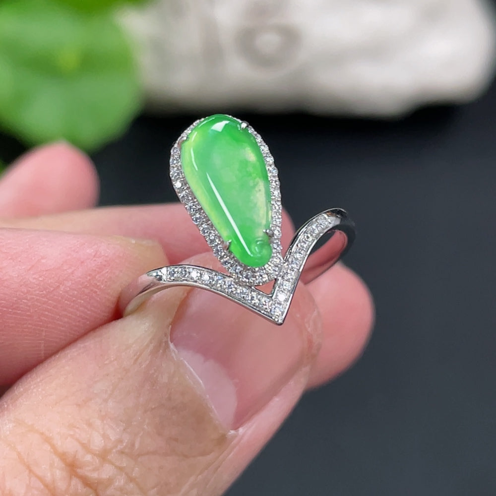 Jadeite Auspicious Gourd Inlaid Ring with Approximately 36% Au Content, Non-Diamond, Size 18, Total Weight Approximately 2.29g