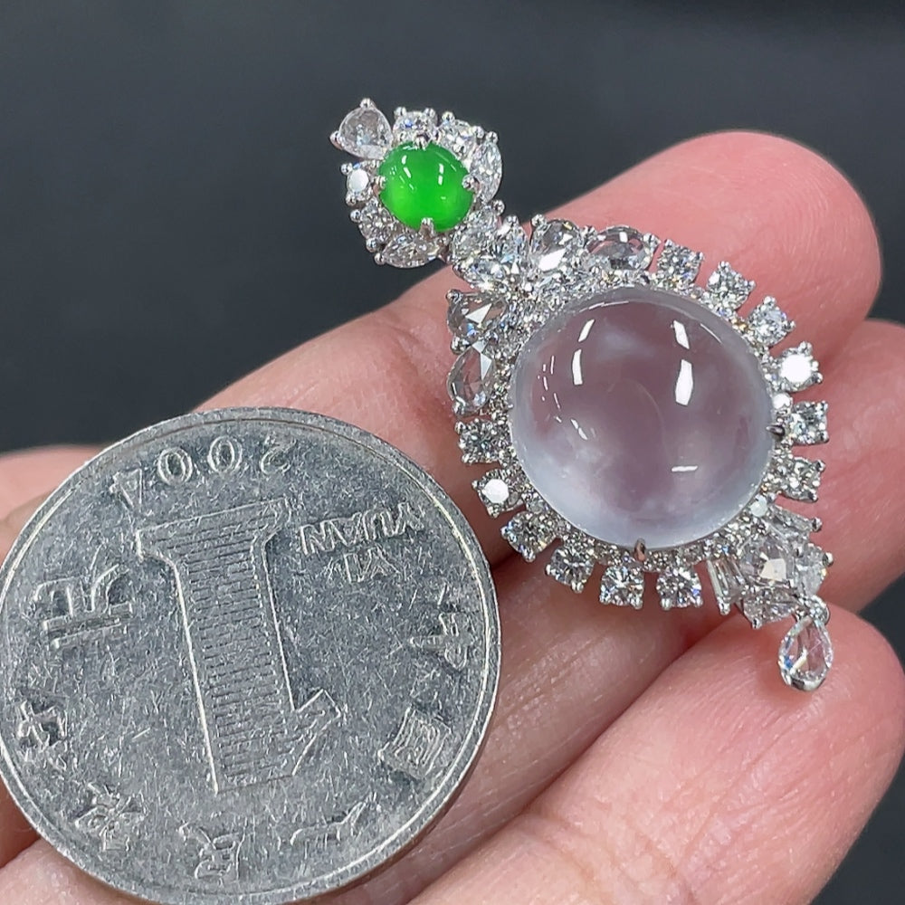 Jadeite Cabochon Pendant, 18K Gold Setting with Diamond Accents, Total Weight Approx. 6.4g
