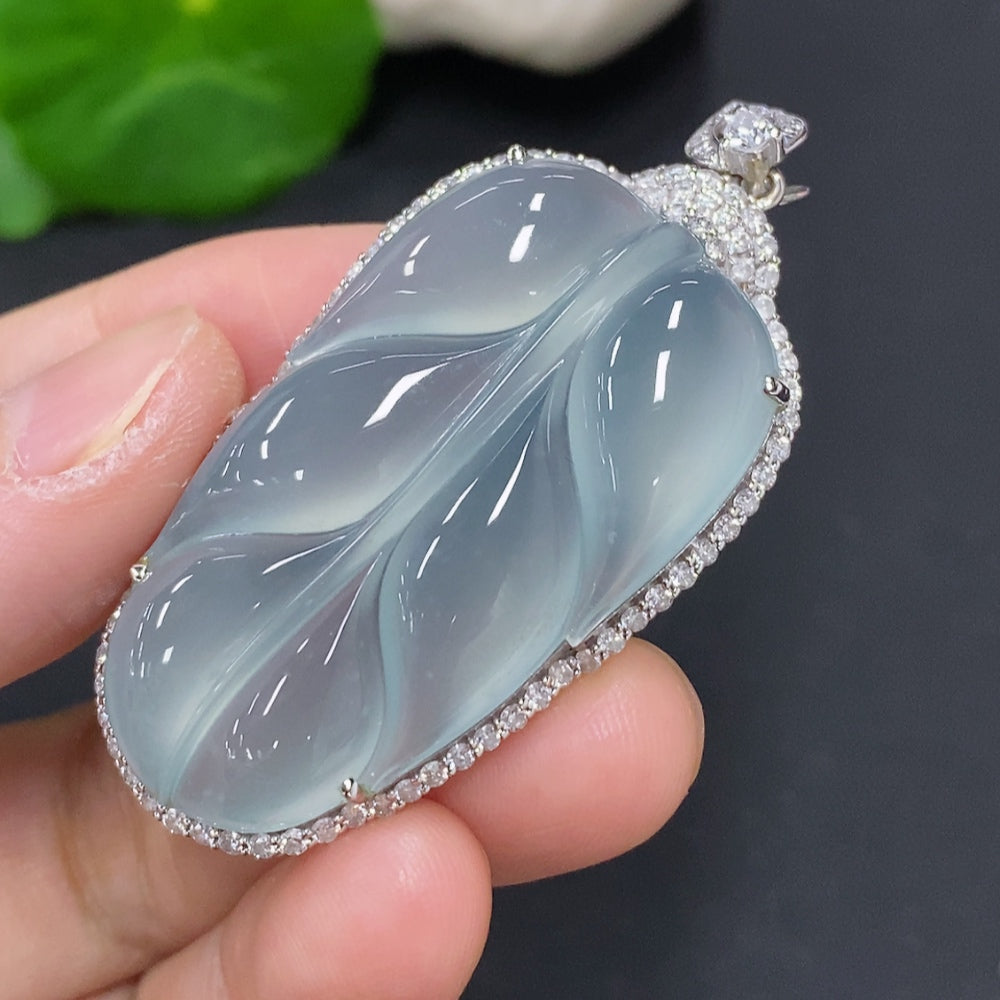 Jadeite Leaf Inlaid Pendant 18K Gold (With Diamond Accents)
