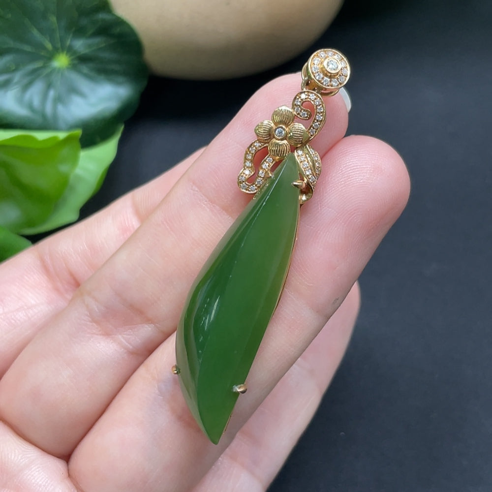 Hetian Jade Jasper Inlaid Pendant 18K Gold with Diamond Accents