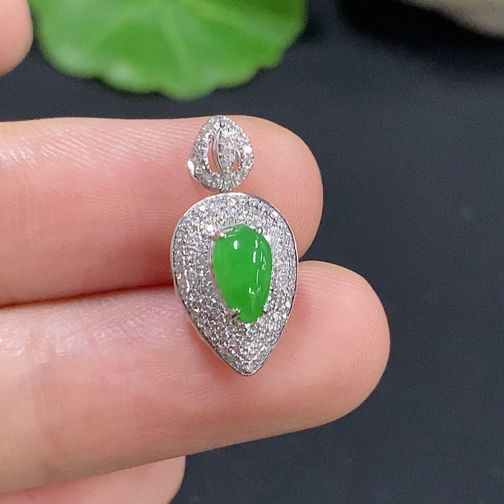 Jadeite inlaid pendant with 18k gold and diamond accents, featuring a delicate necklace design, weight approximately 1g.