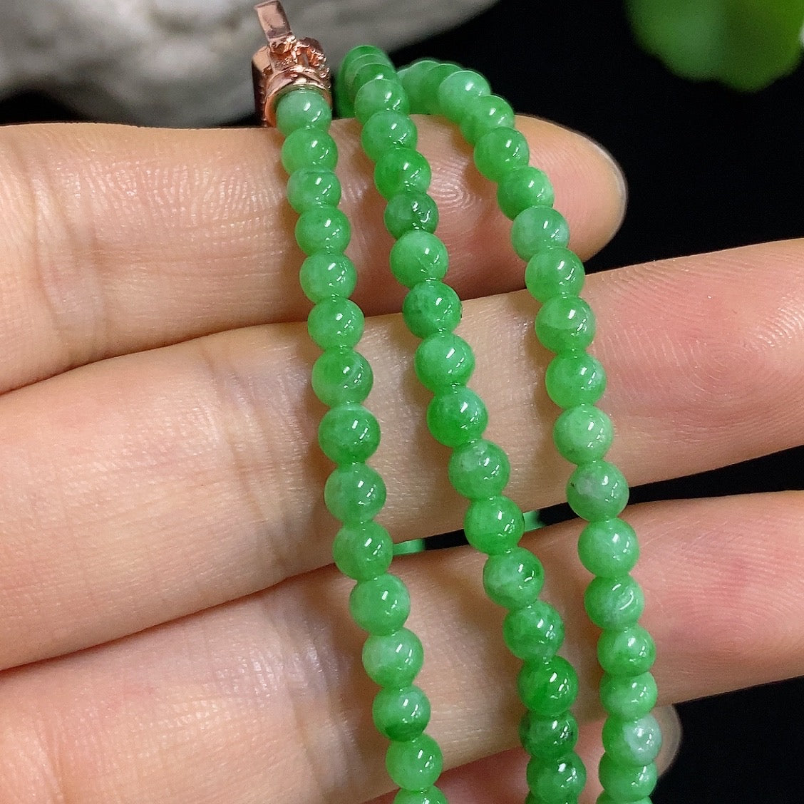 Jadeite Bead Necklace Non-Gold