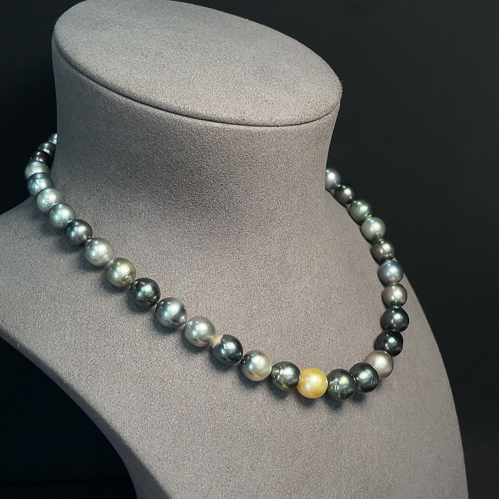 Seawater Pearl Strand Non-Gold Setting Approx. 7.5-10.7mm Total Weight About 51.47g Color Origin Undetermined
