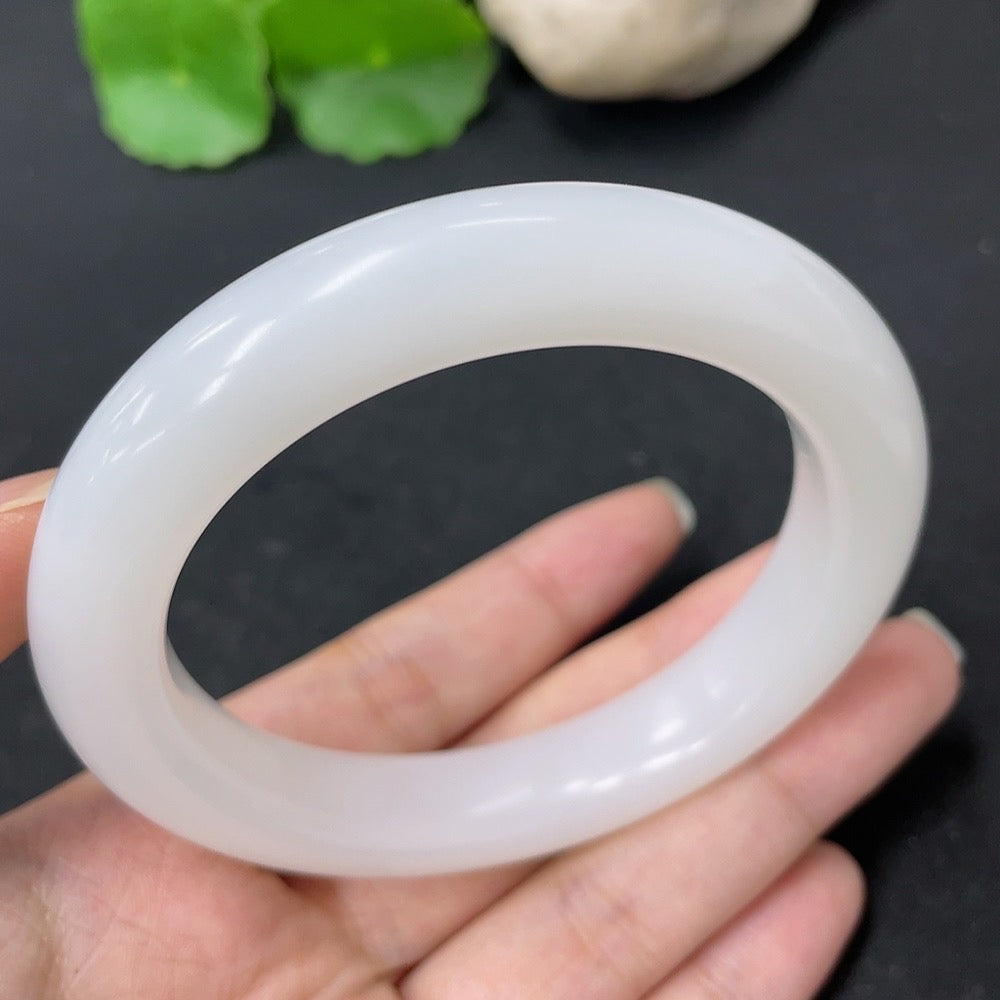 Hetian Jade Round Bangle