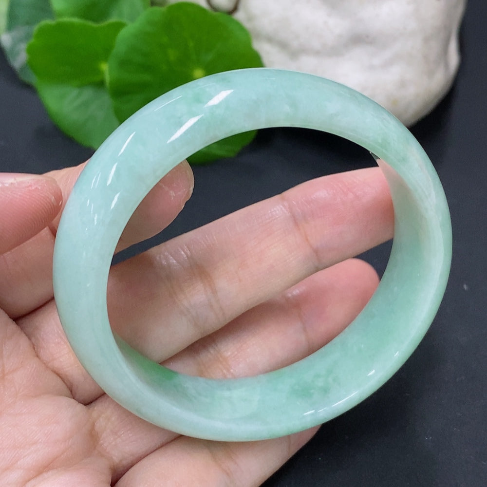 Jadeite Oval Bangle