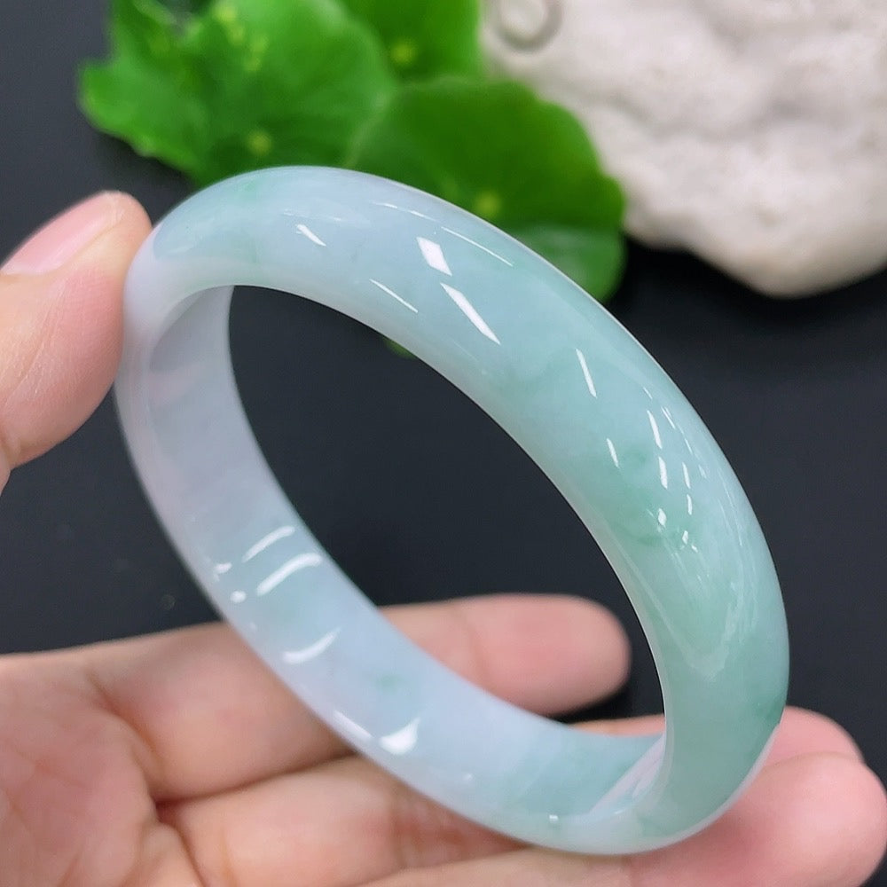 Jadeite Round Bangle