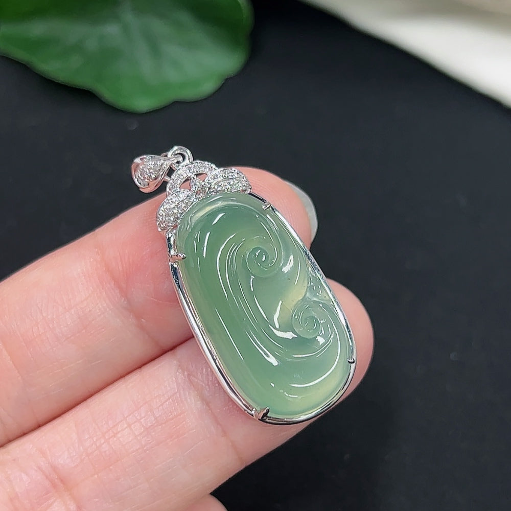 Jadeite Ruyi Inlaid Pendant 18K Gold Total Weight Approx. 4.4g (With Diamond Accents)