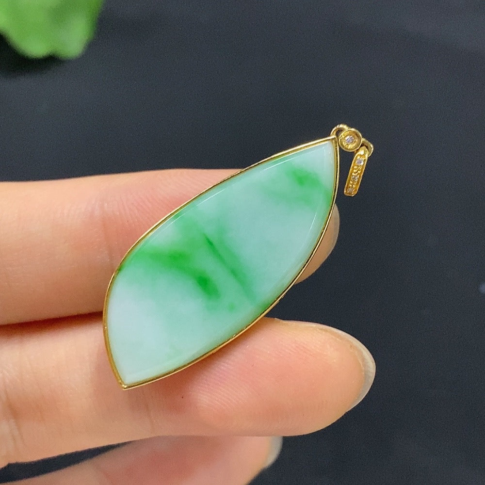 Jadeite Plain Pendant 18K Gold Total Weight Approx. 3.9g