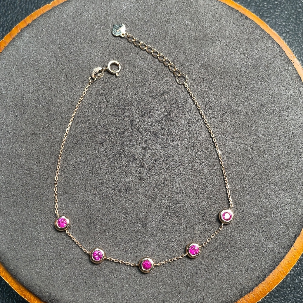 18k ruby bracelet, total weight approx. 2.11g