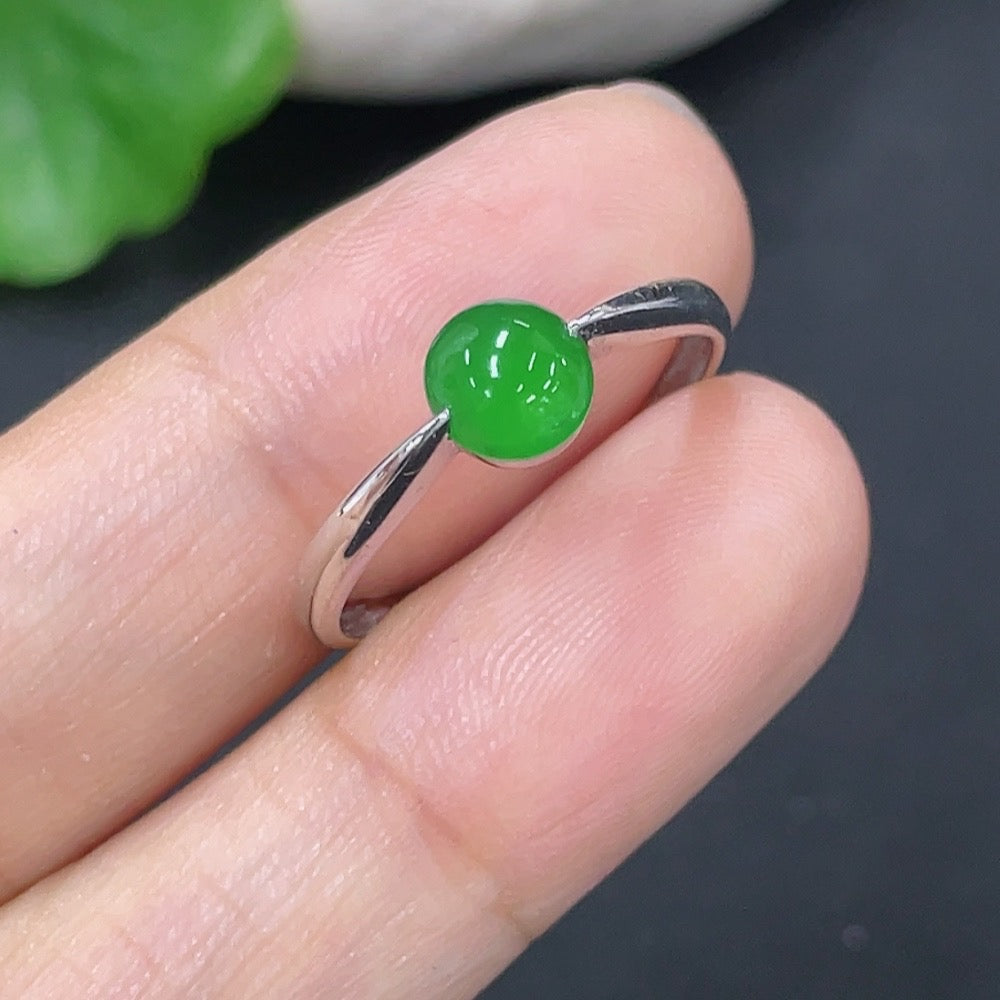 Jadeite inlaid ring 18k size 14 total weight approx. 1.44g