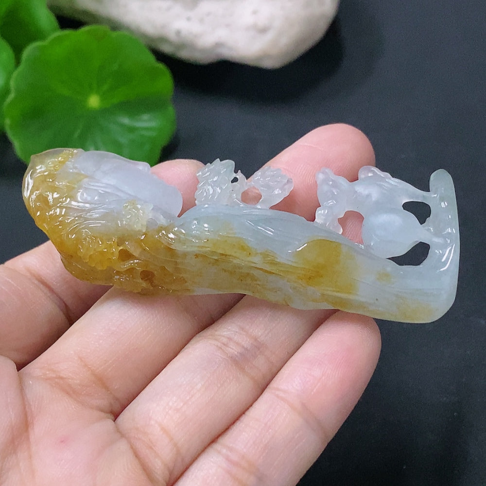 Jadeite Pendant Featuring a Sika Deer, Total Weight Approximately 26.63g, Color Origin Undetermined