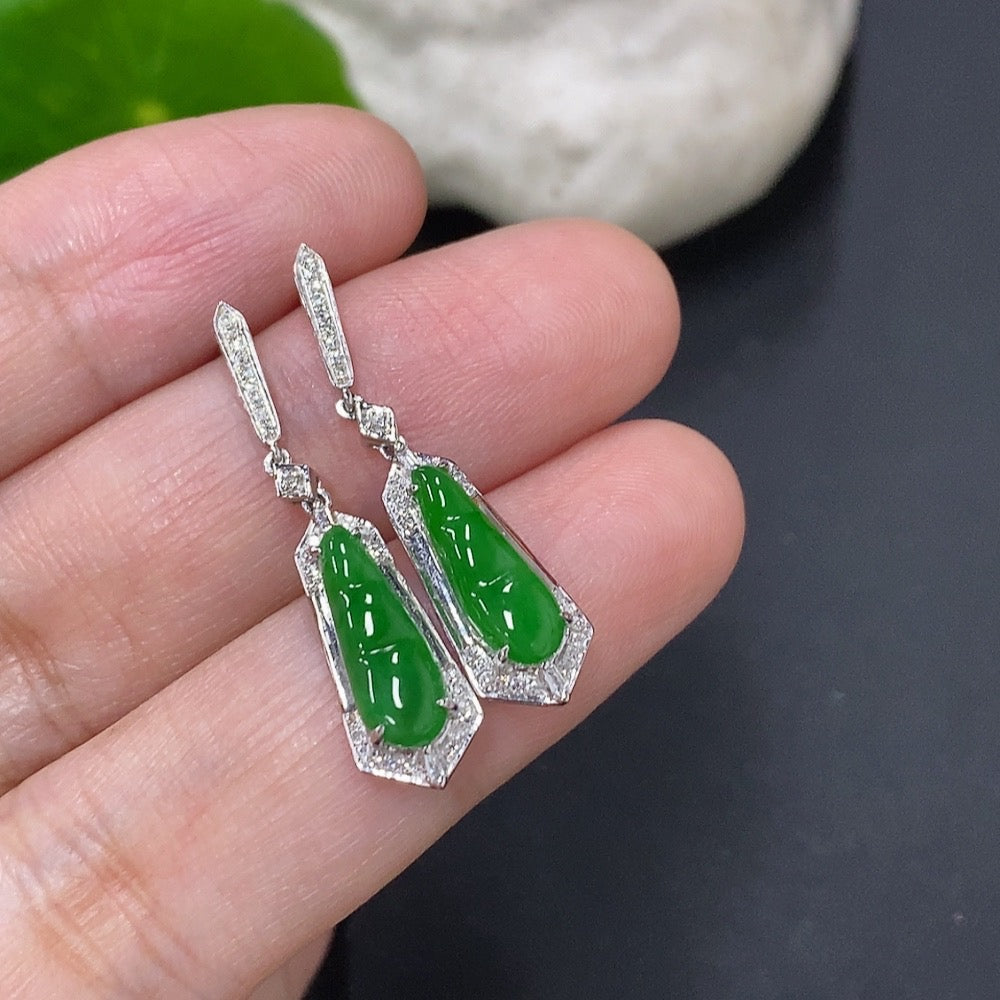 Jadeite Lucky Bean Earrings with 18K Gold Mounting, Total Weight Approx. 2.3g (Accented with Diamonds)