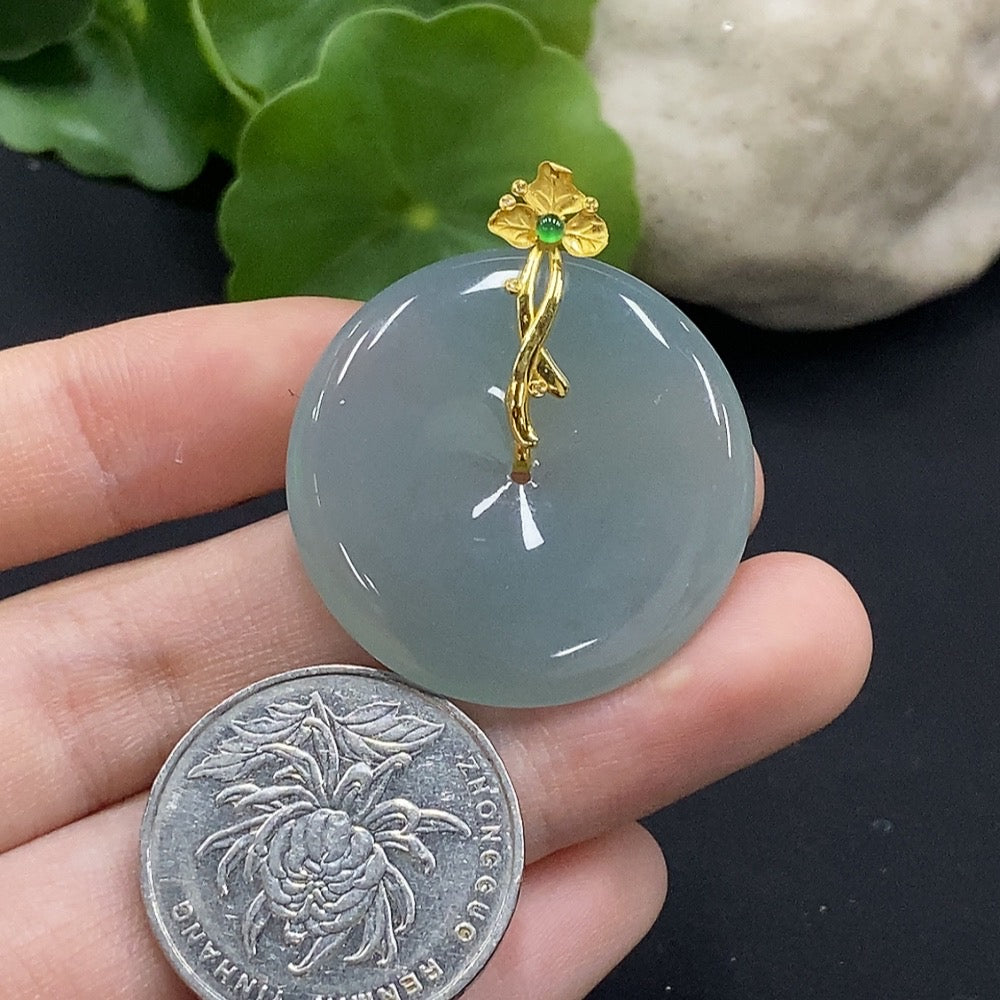 Jadeite Safety Buckle Pendant with 18K Gold and Diamond Accents, Total Weight Approximately 11.4g