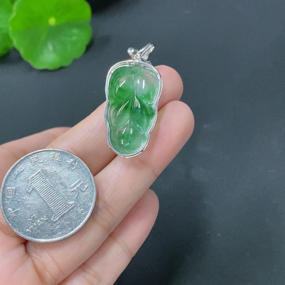 Jadeite Leaf Inlaid Pendant 18k Gold Inlaid Total Weight Approx. 2.9g