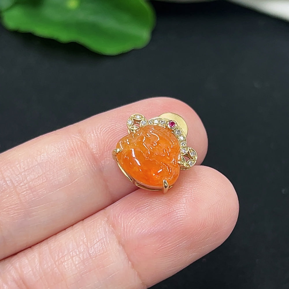Jadeite Maitreya Buddha inlay pendant 18K gold (with colorless diamond inlays) (Color origin undetermined)