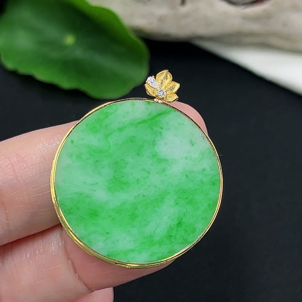 Jadeite plain pendant in 18K non-diamond setting, elegant necklace with smooth jadeite gemstone and gold chain.