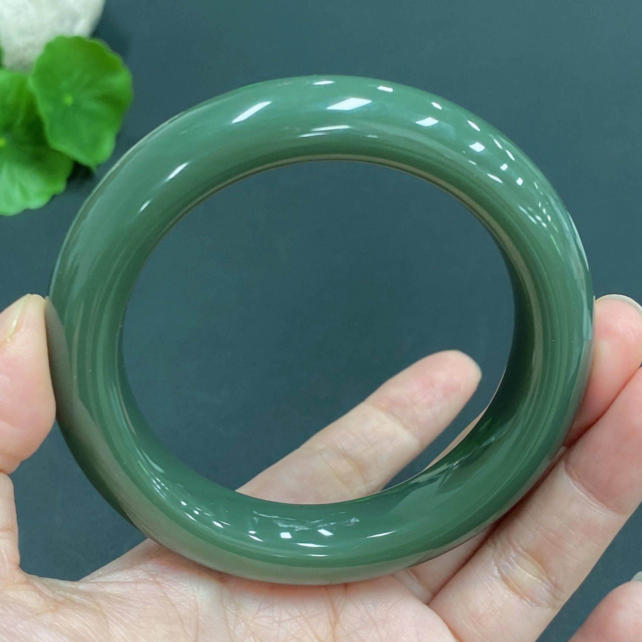 Hetian Jade Round Bracelet Size 56.8 Total Weight Approx. 73.6g