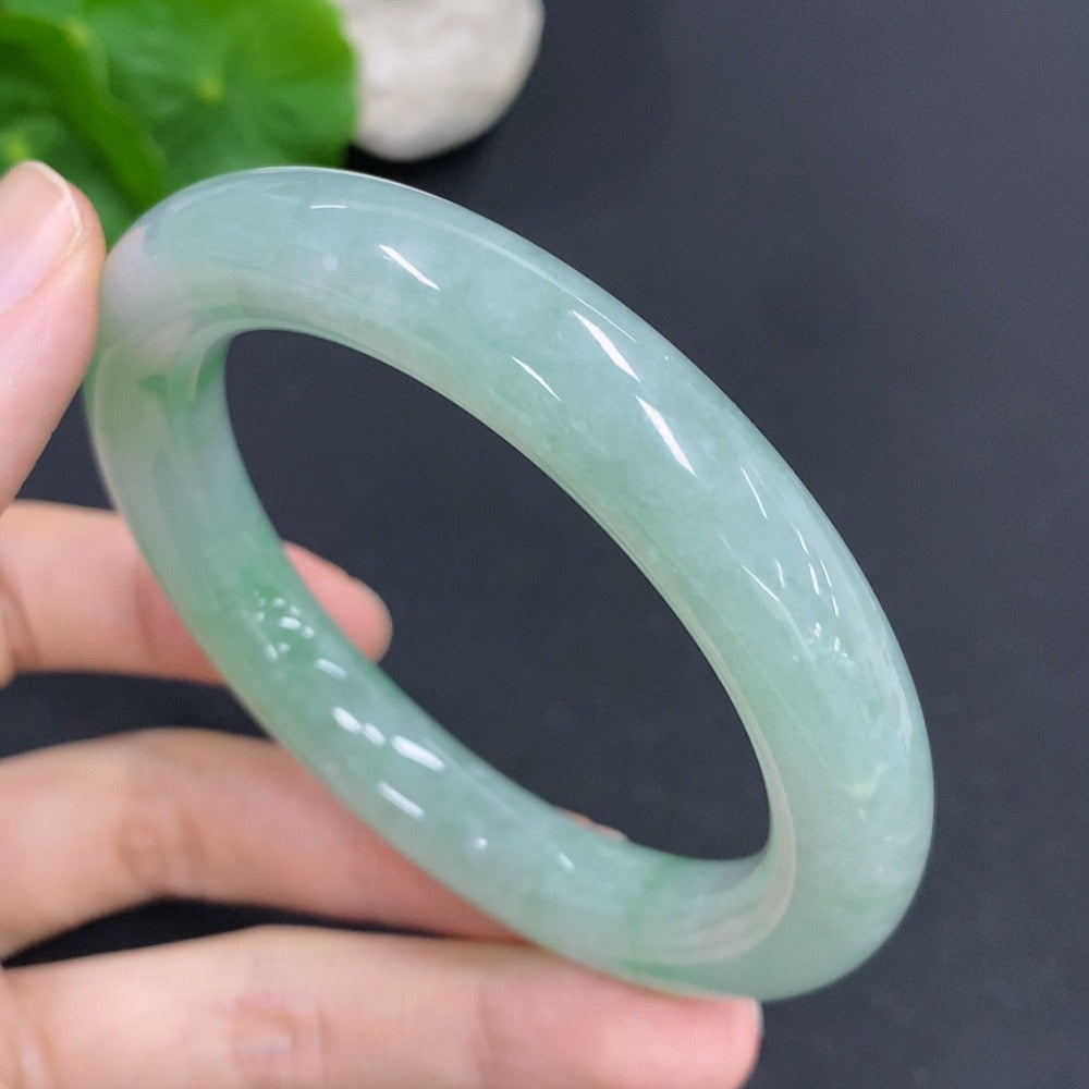 Jadeite Round Bangle