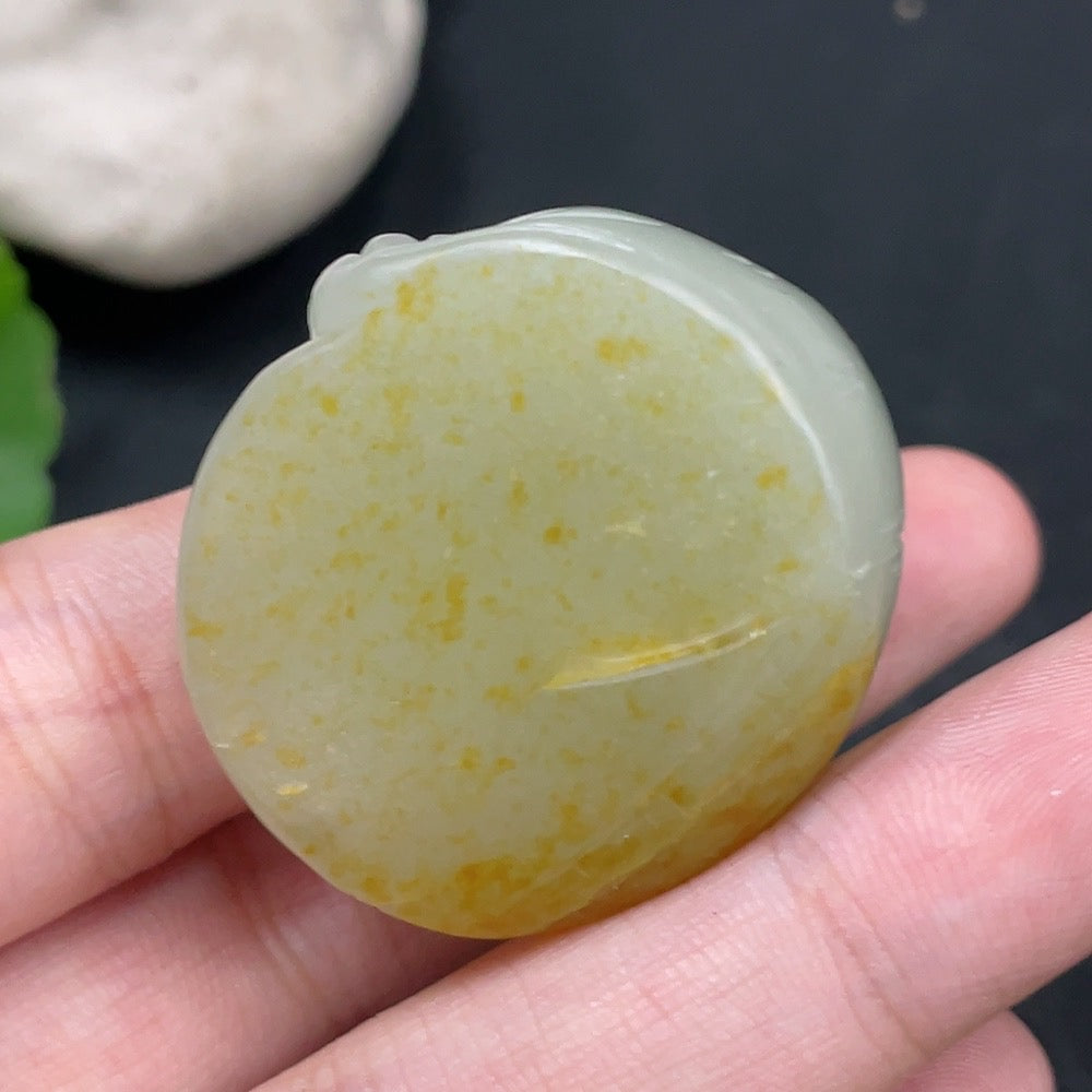 Hetian Jade Pendant Auspicious Beast Undetermined Skin Color Formation Total Weight Approx. 44.6g