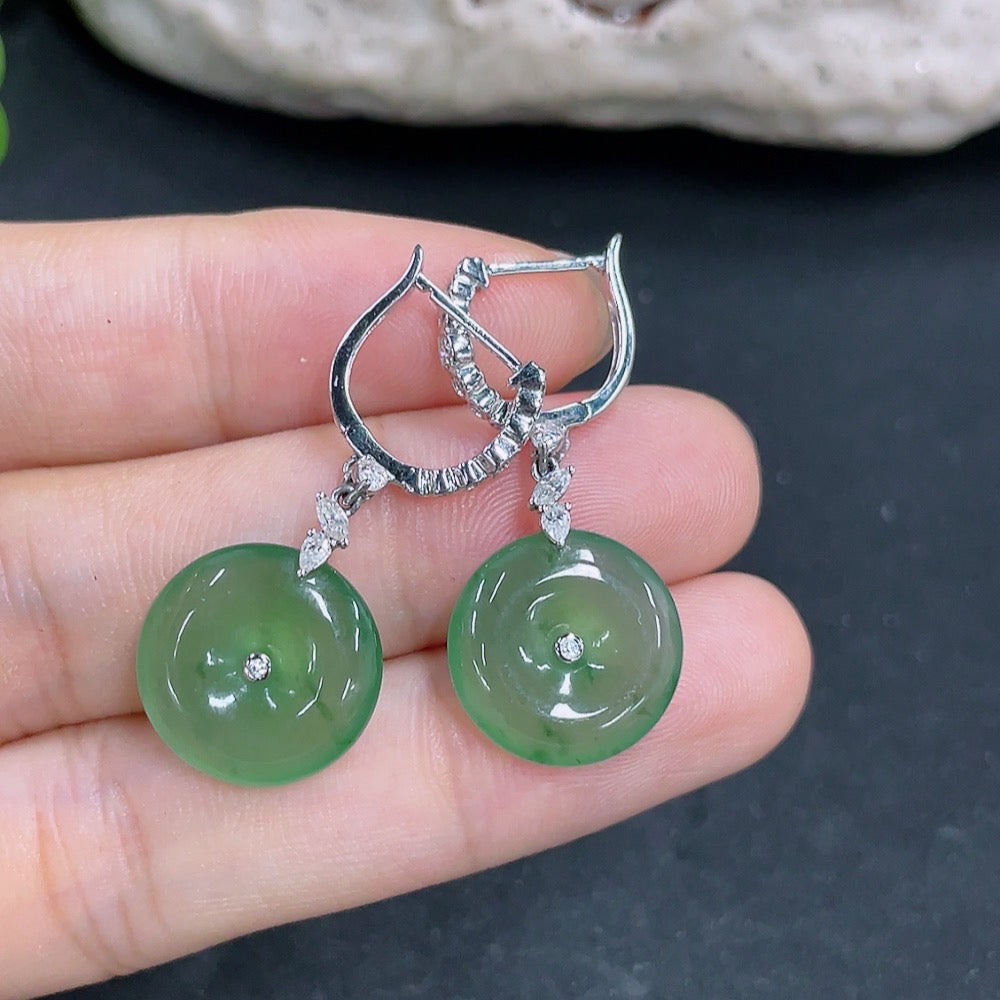 HKHQ Jadeite Peace Knot earrings with gold inlay, 18k gold, showcasing intricate design and craftsmanship, weight approx. 5.14g