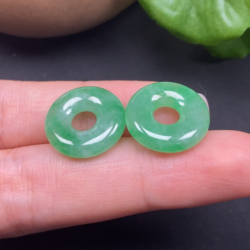 Jadeite pendant safety buckle from HKHQ, approximately 4g, featuring a smooth green jade pendant with intricate design details.