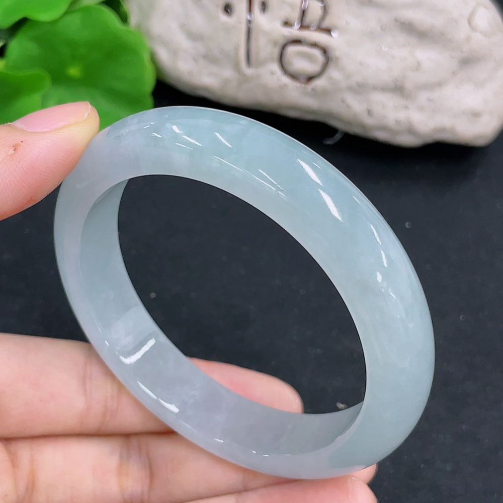 Jadeite Round Bangle