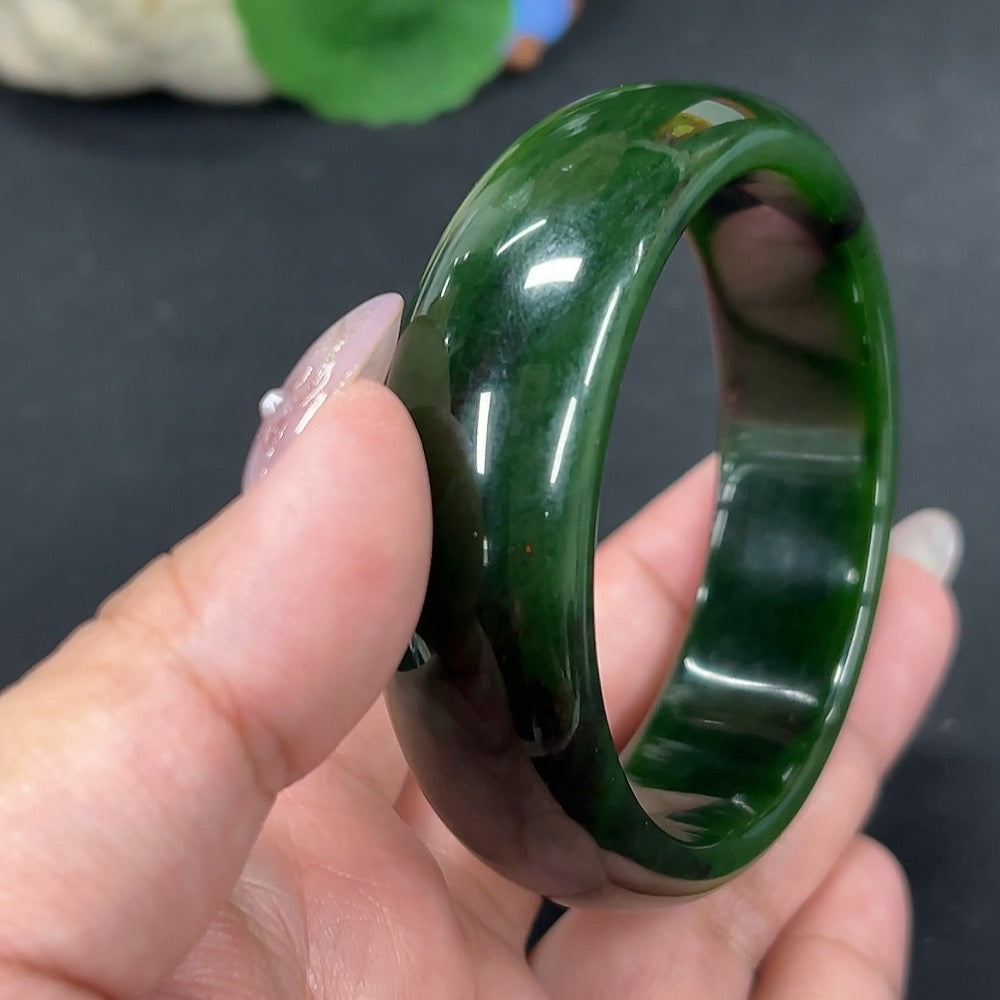 HKHQ Hetian jade jasper round bracelet, size 57, weighing approximately 69.4g, featuring smooth, polished jade beads.